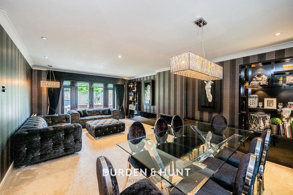Property photo 2 of 42 Manor-23.2.Jpg