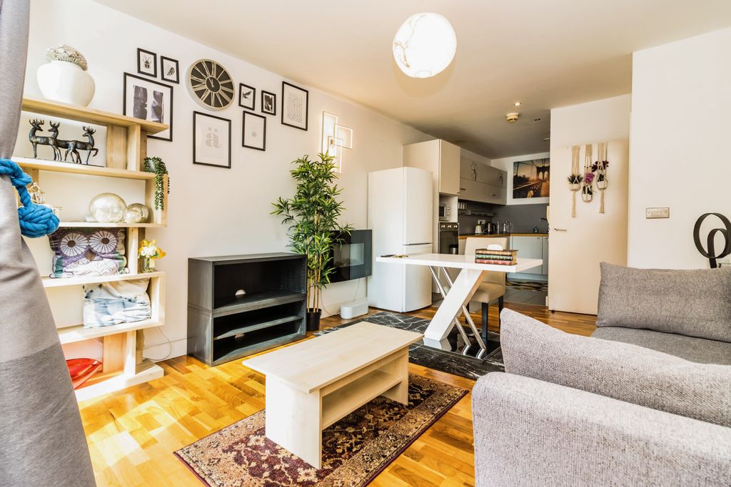 Property photo 2 of 9 Photography