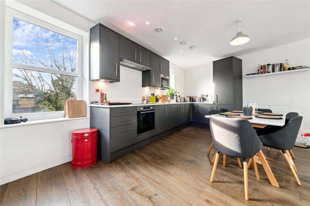 Property photo 2 of 14 Kitchen/Dining Area