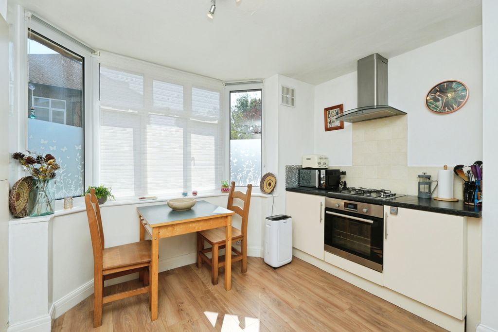 Property photo 3 of 16 Kitchen