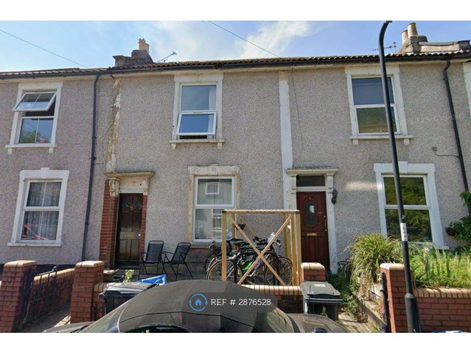 Property photo 2 of 18 House Front