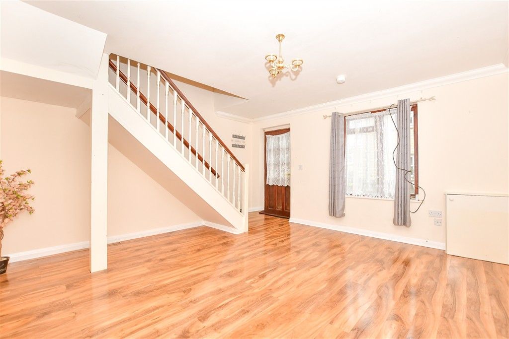 Property photo 1 of 8 Lounge/Diner