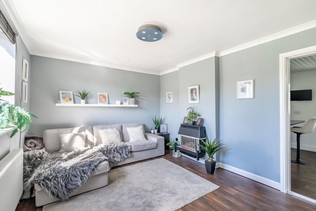 Property photo 2 of 14 Living Room