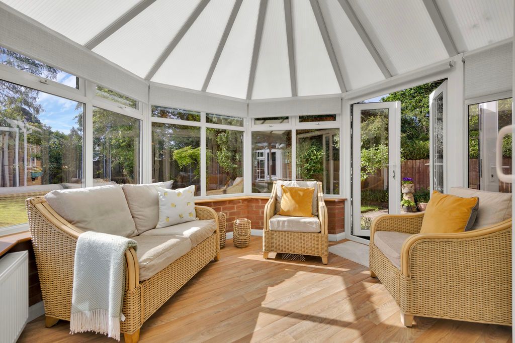 Property photo 3 of 19 Conservatory