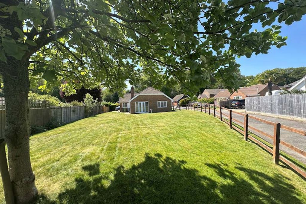 Property photo 2 of 27