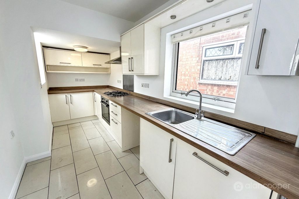 Property photo 2 of 14 5380215