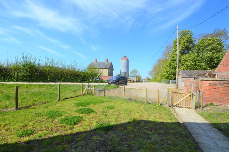 Property photo 2 of 11 Photo 2