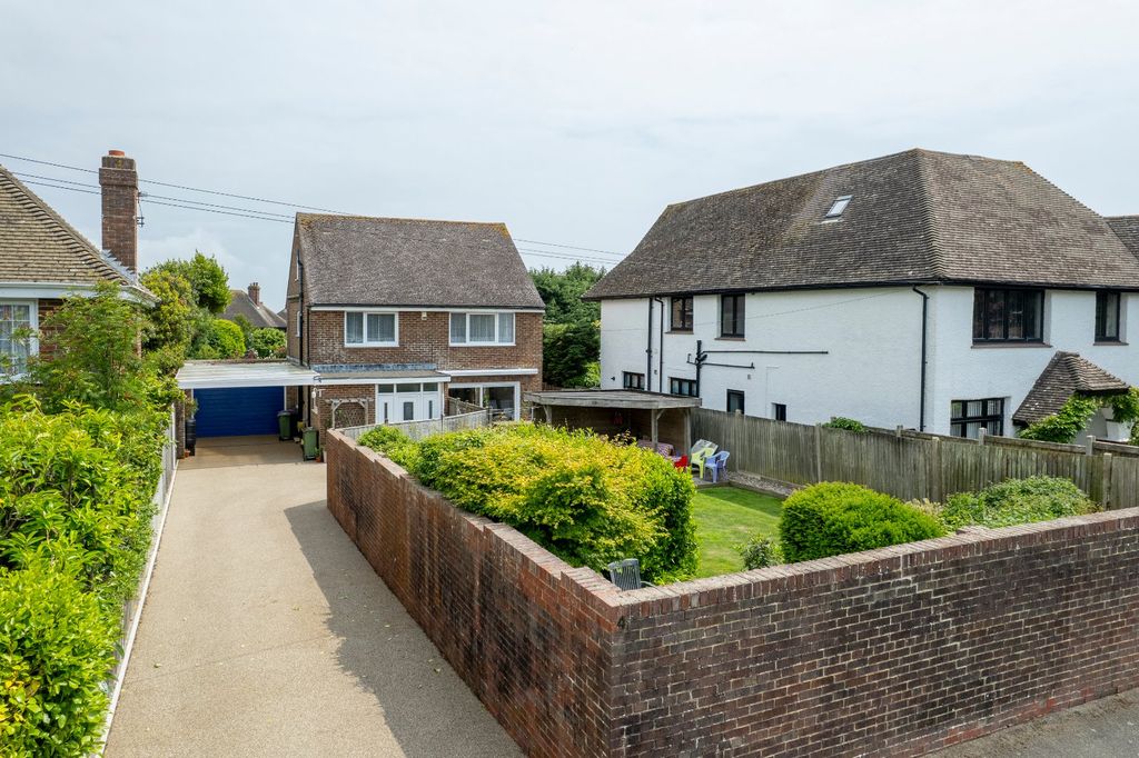 Property photo 1 of 32 Baldric Road