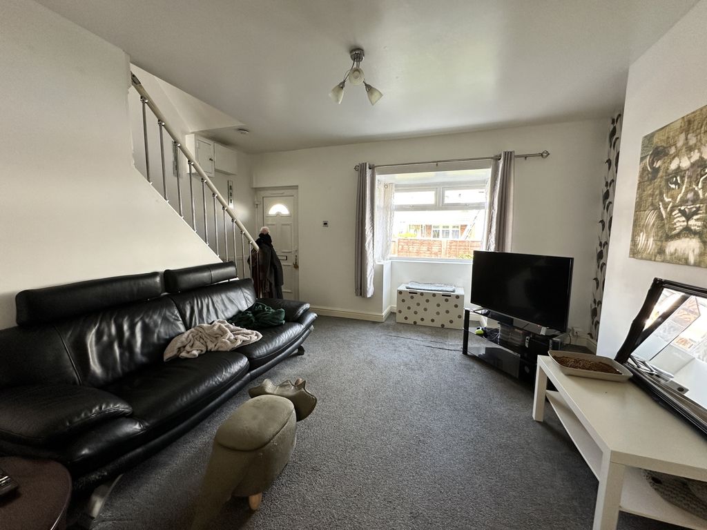 Property photo 2 of 7 345E8Caf-240A-4D63-8321-D4D2A0Ca5604