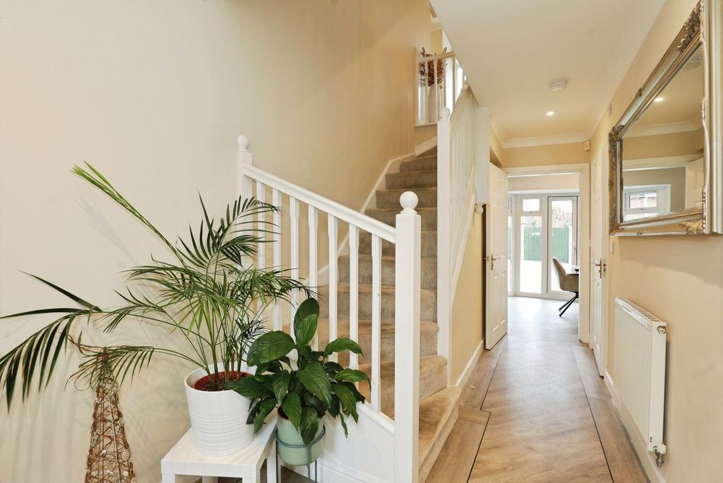 Property photo 2 of 23 Pbox-Img.Jpg