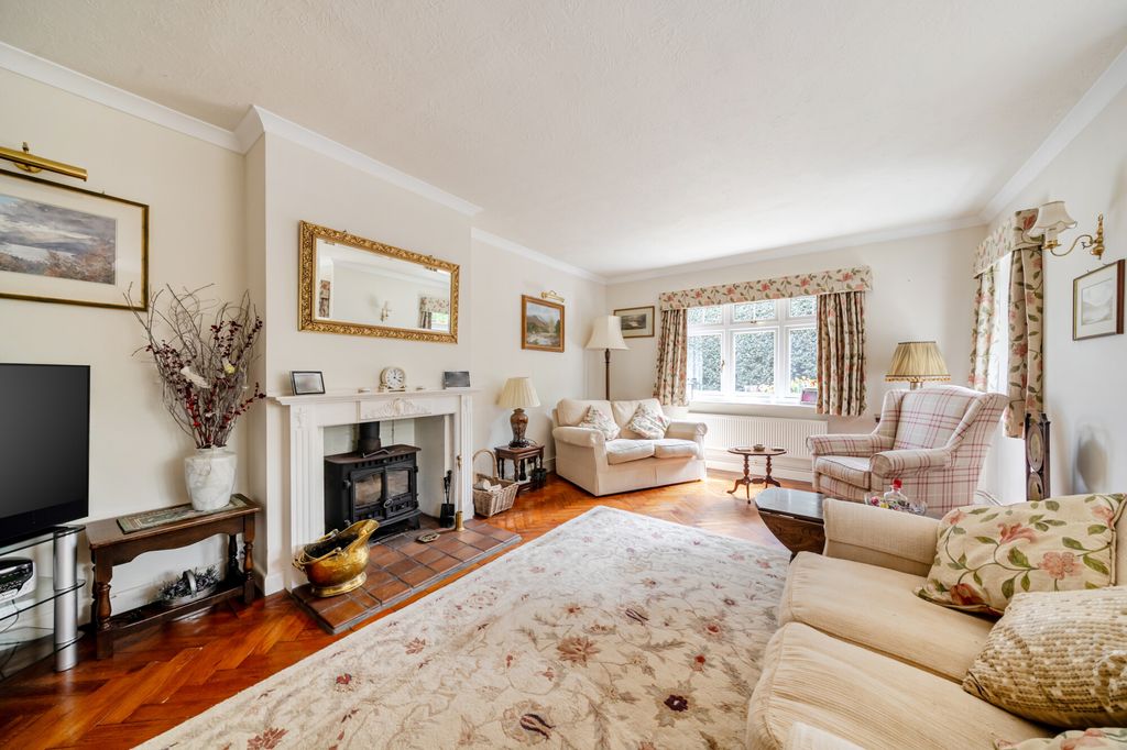 Property photo 2 of 19