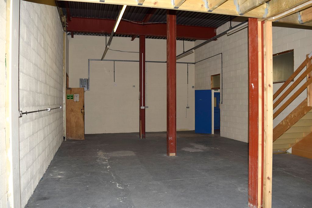 Property photo 2 of 9