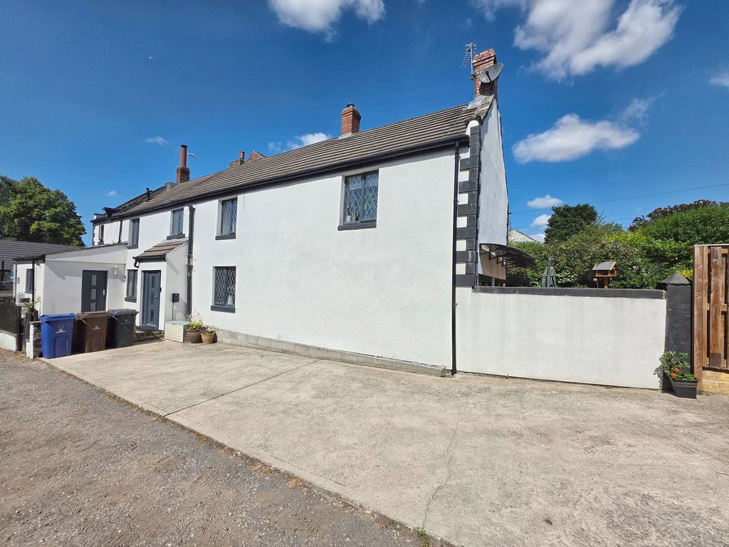 Property photo 1 of 28