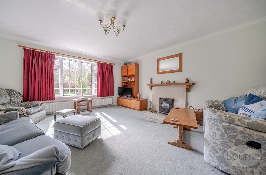 Property photo 2 of 33 179c3392-171E-4F4...