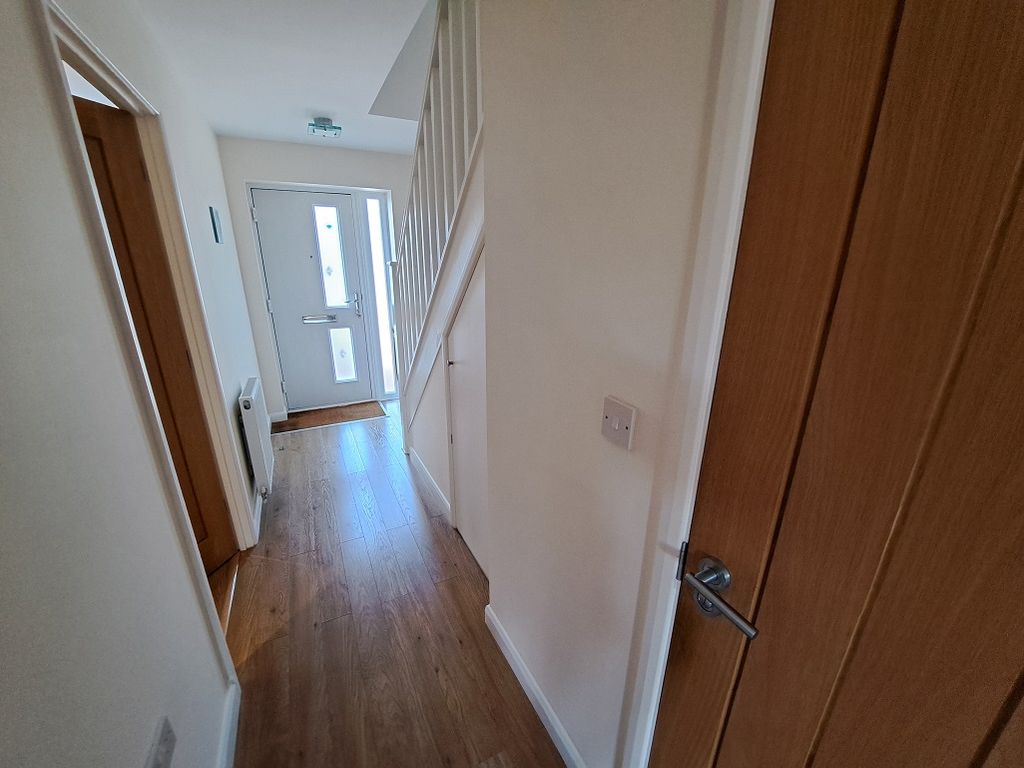 Property photo 2 of 12 Entrance Hall
