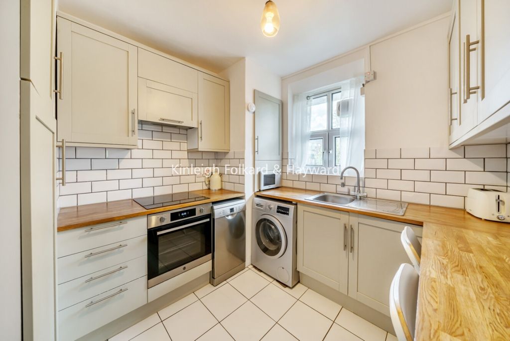 Property photo 1 of 9 1Bc4ee78-5c84-4d9B-9