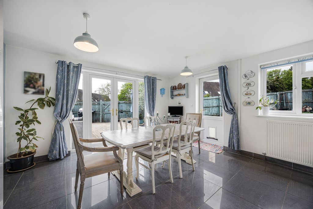 Property photo 3 of 27 Dining Space