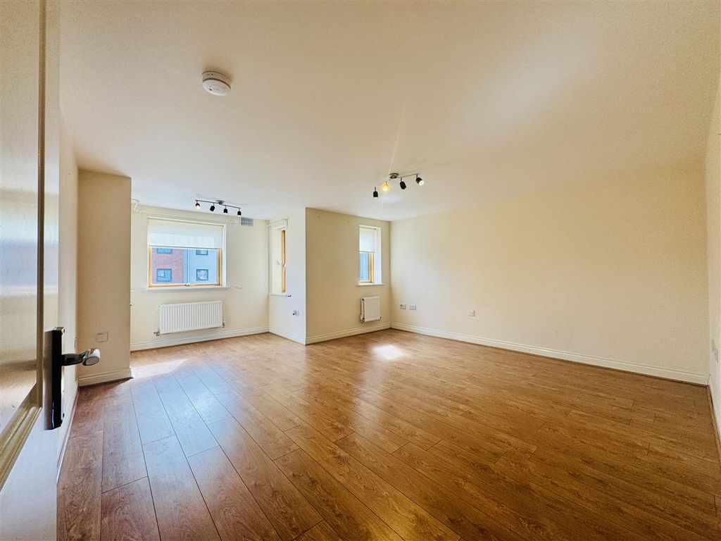 Property photo 3 of 13 Property Availability: