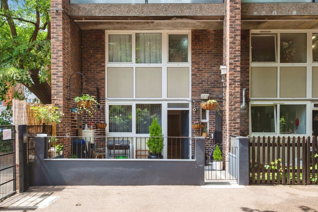 Property photo 1 of 23