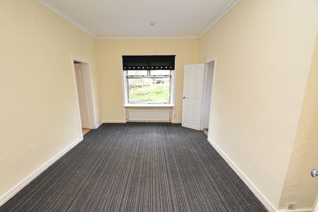 Property photo 2 of 13 4998771