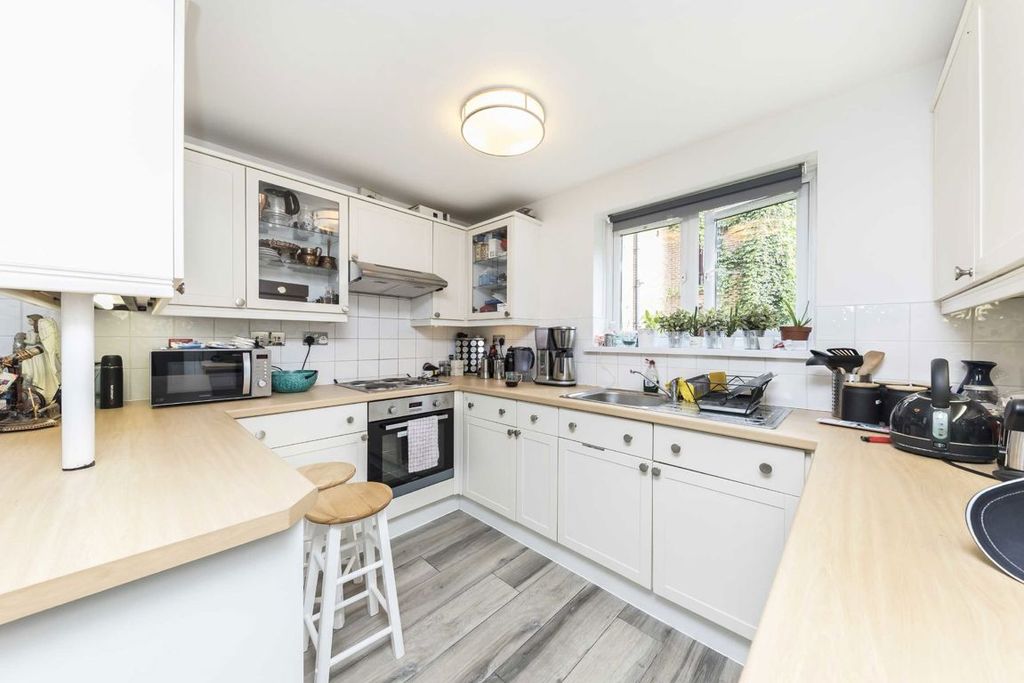 Property photo 2 of 5