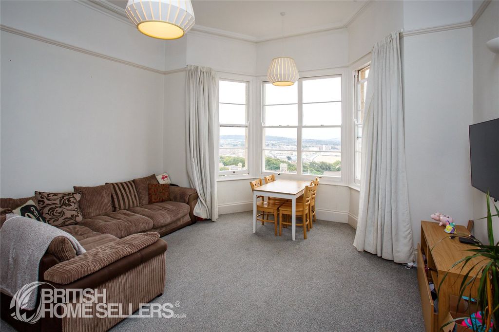 Property photo 2 of 29 Picture No. 24