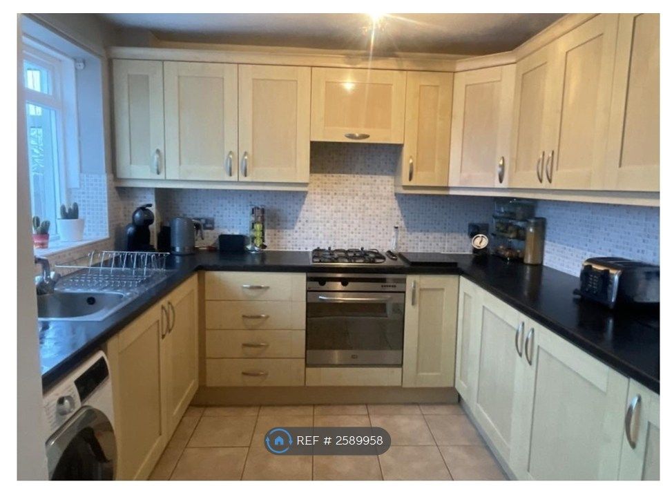 Property photo 3 of 4