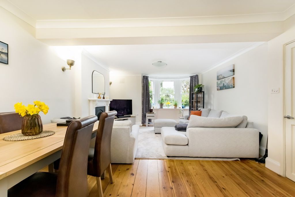 Property photo 3 of 15 Sitting Room