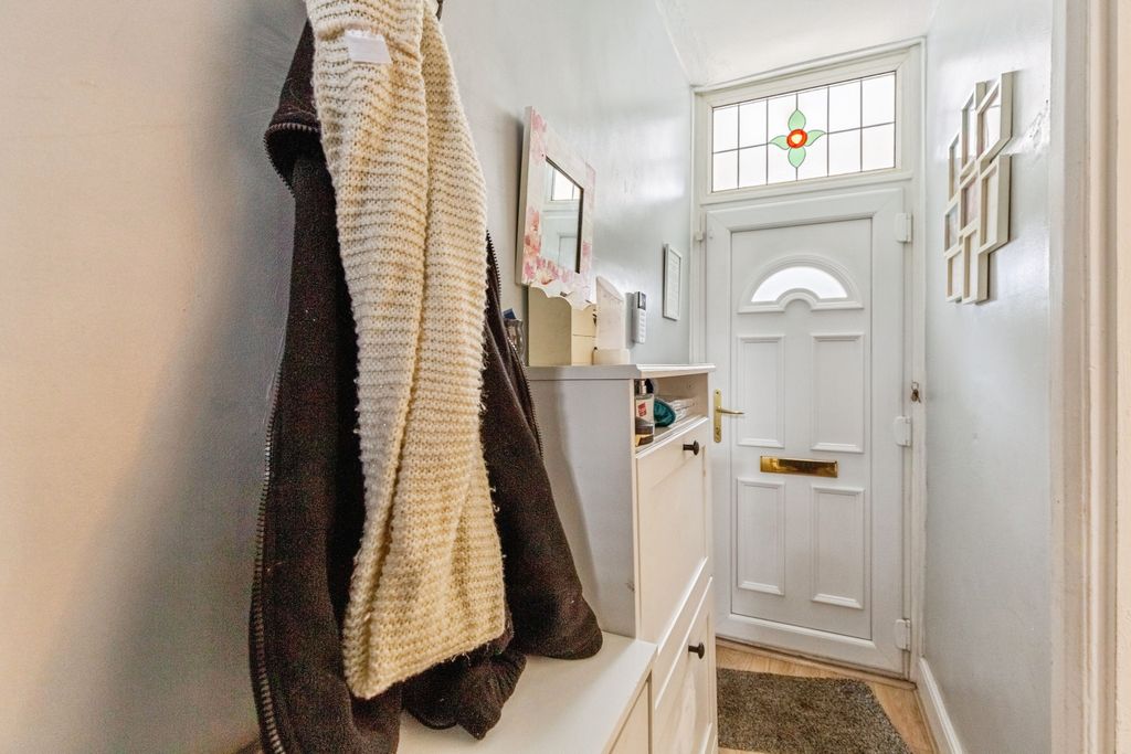 Property photo 2 of 21