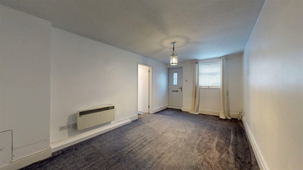 Property photo 2 of 5 Living Room