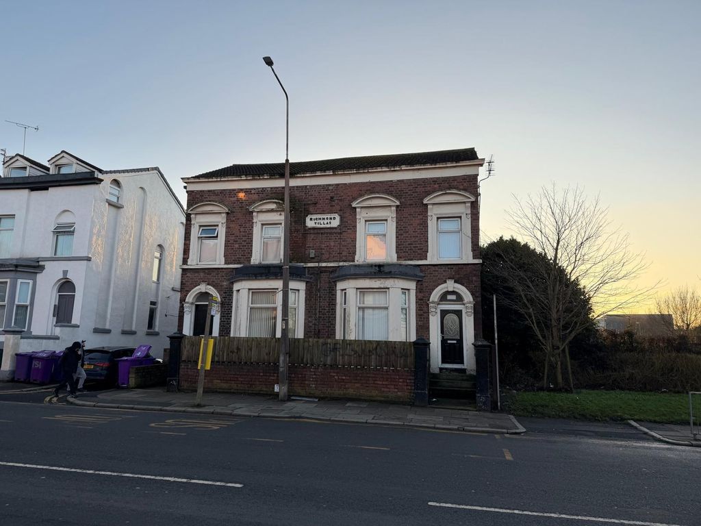 Property photo 1 of 8