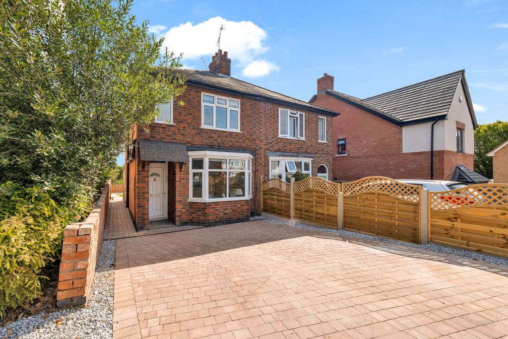 Property photo 1 of 32