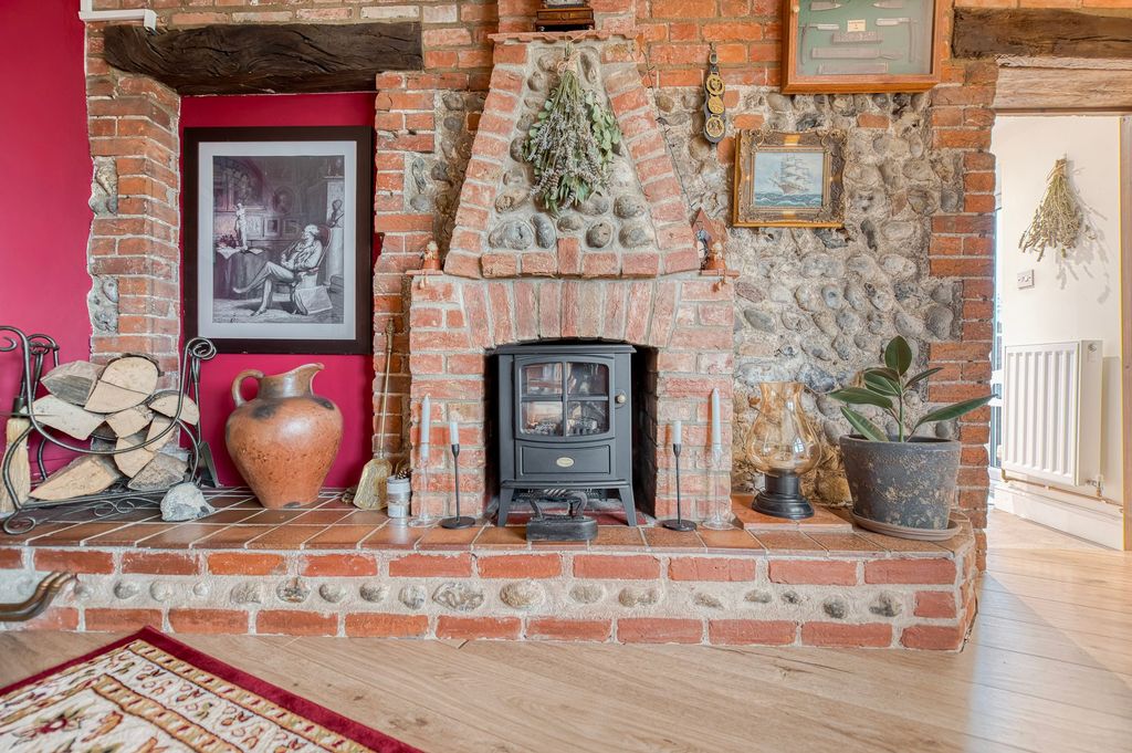 Property photo 3 of 23