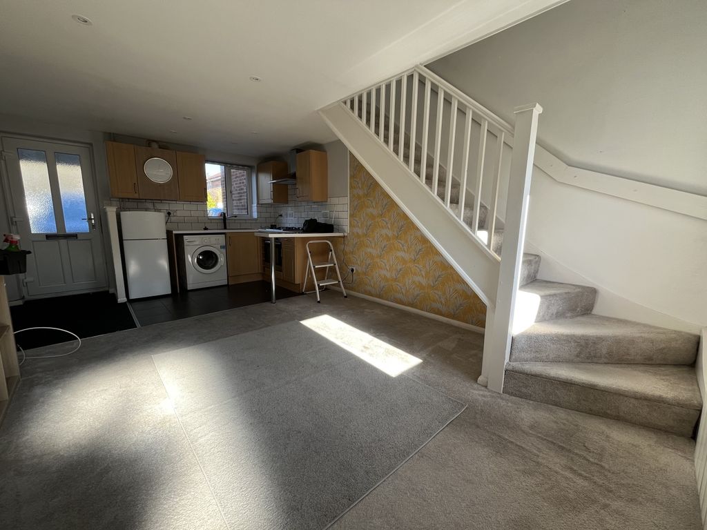 Property photo 1 of 6 Img_2594