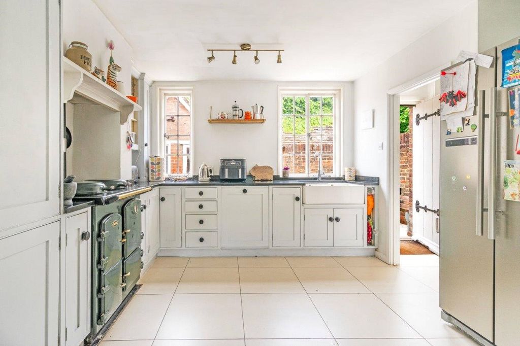 Property photo 3 of 16 Kitchen