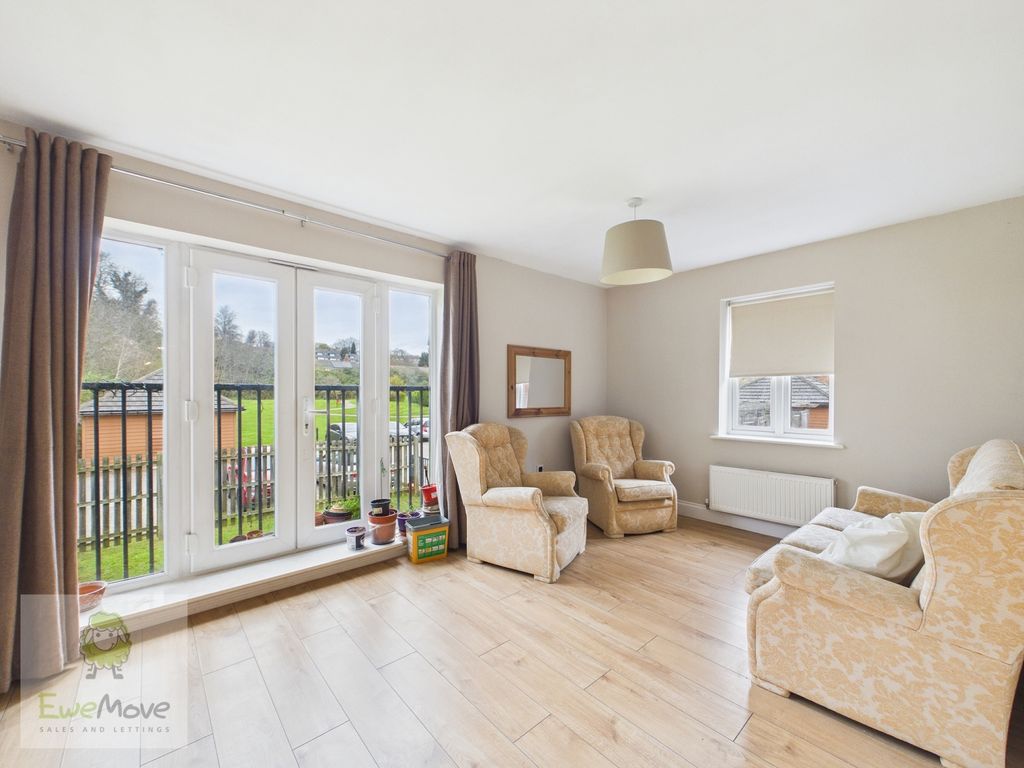 Property photo 3 of 15 Living Dining Room