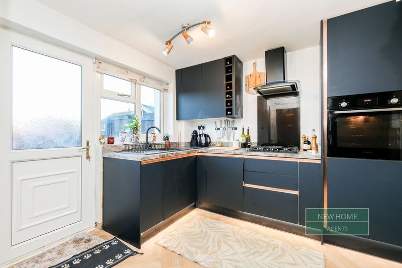 Property photo 3 of 15 Photo 8