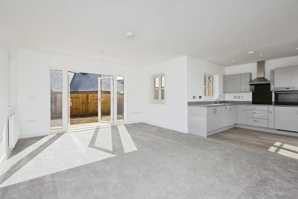 Property photo 2 of 16 Living/Kitchen/Diner