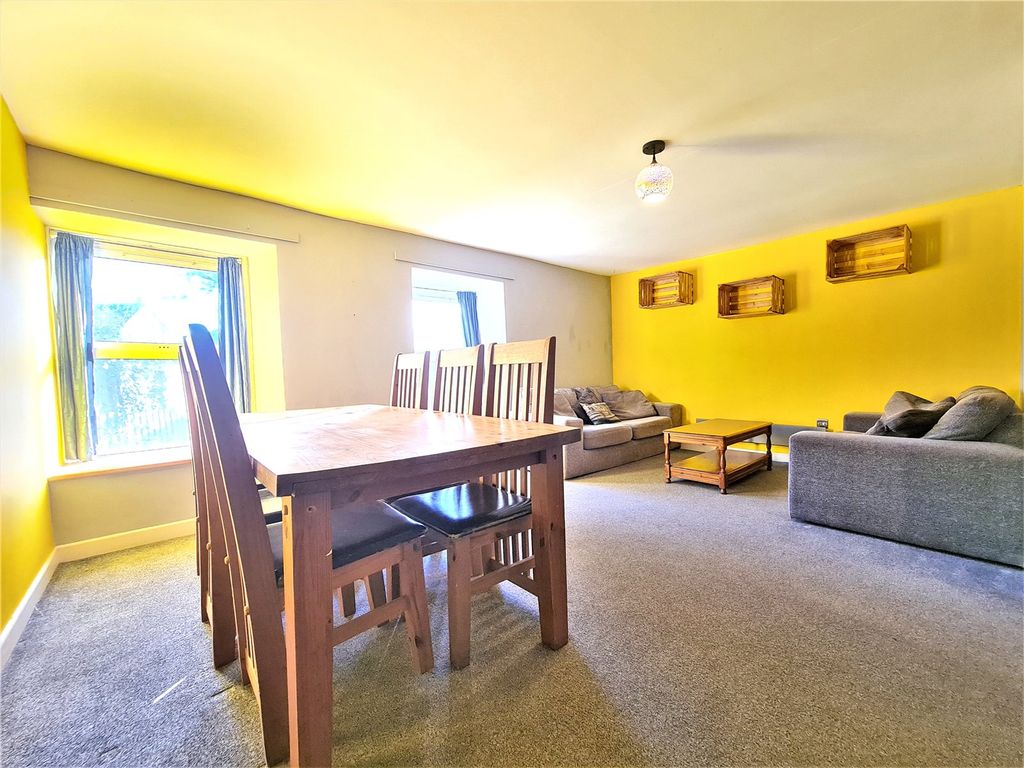 Property photo 3 of 12 Picture No. 05