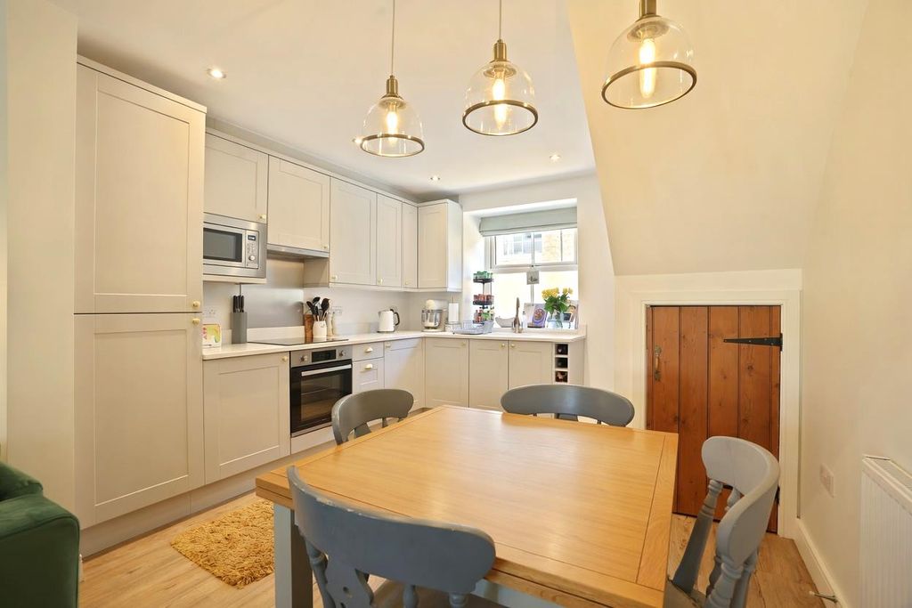 Property photo 3 of 17 Grok-Image-87d9Af4A-3444-4c2E-8Dee-c650B1Cacac7.Pn