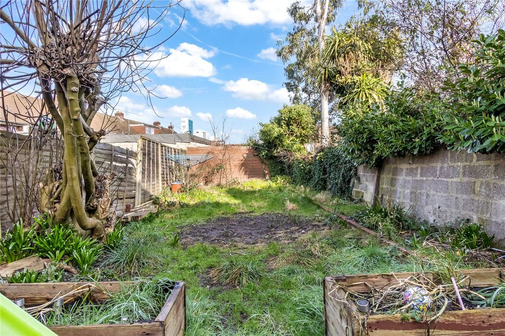 Property photo 2 of 20 Picture No. 02