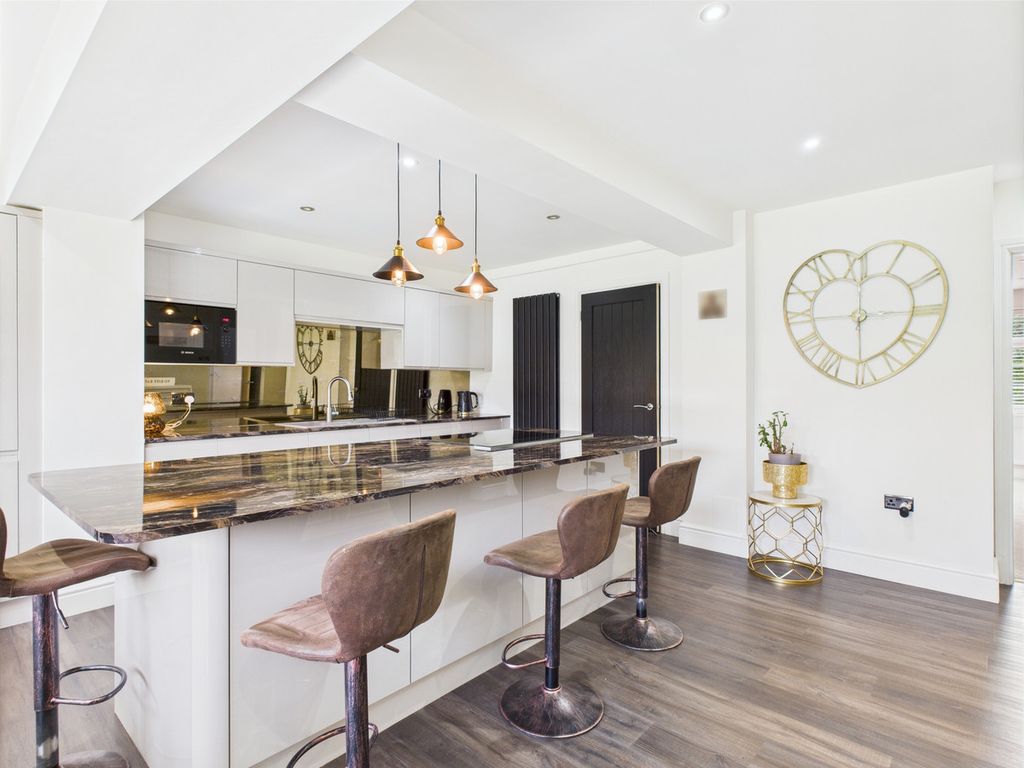 Property photo 2 of 49