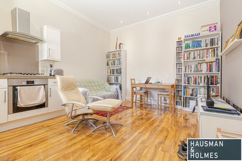 Property photo 2 of 12