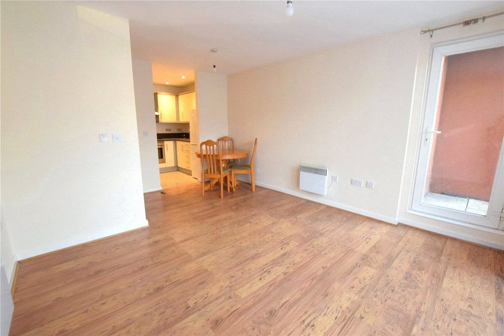 Property photo 2 of 11 Lounge