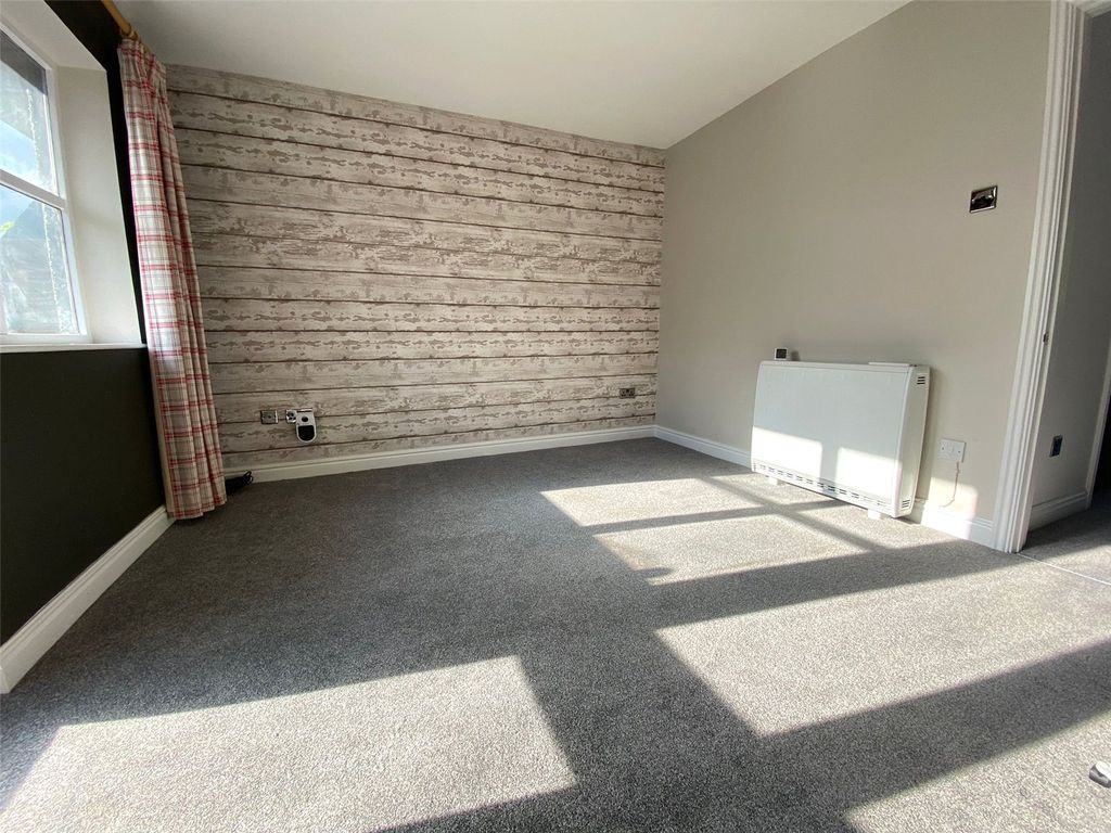 Property photo 2 of 10 Picture No. 08