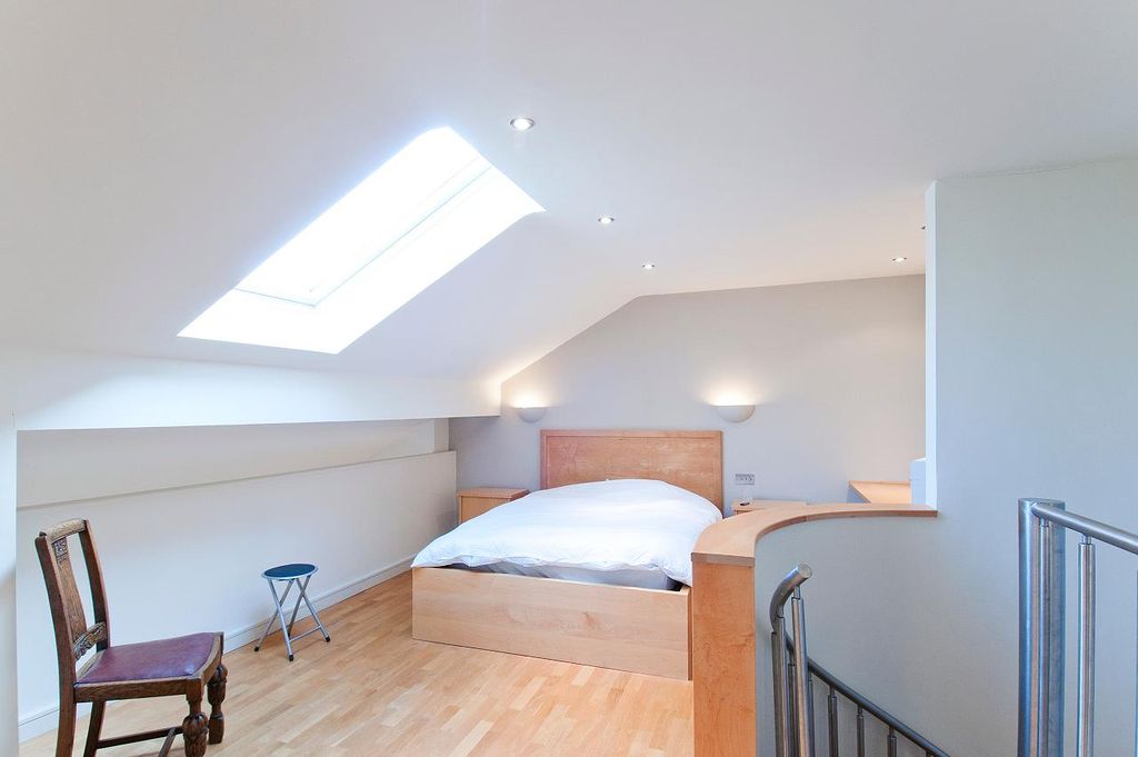 Property photo 2 of 5