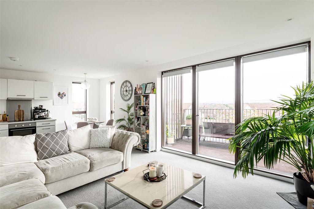 Property photo 2 of 16