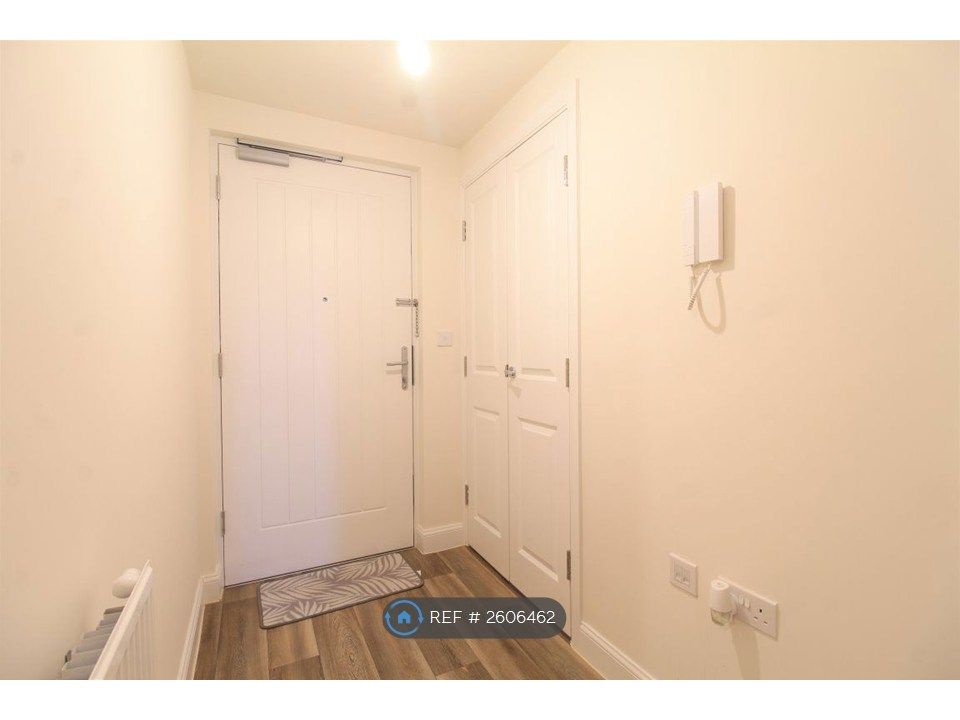 Property photo 2 of 14 Entrance