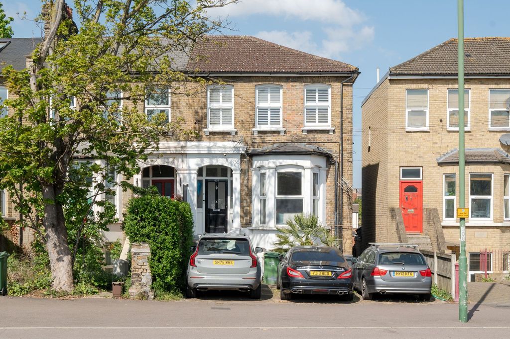 Property photo 2 of 21