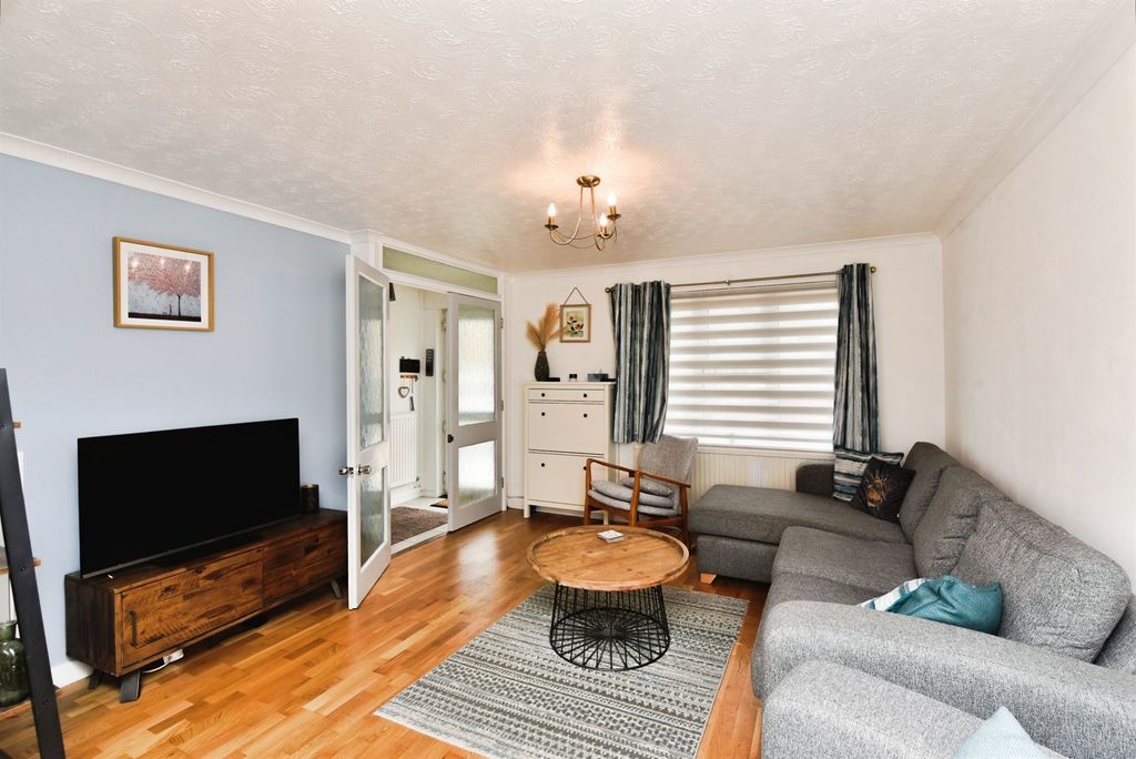 Property photo 3 of 16